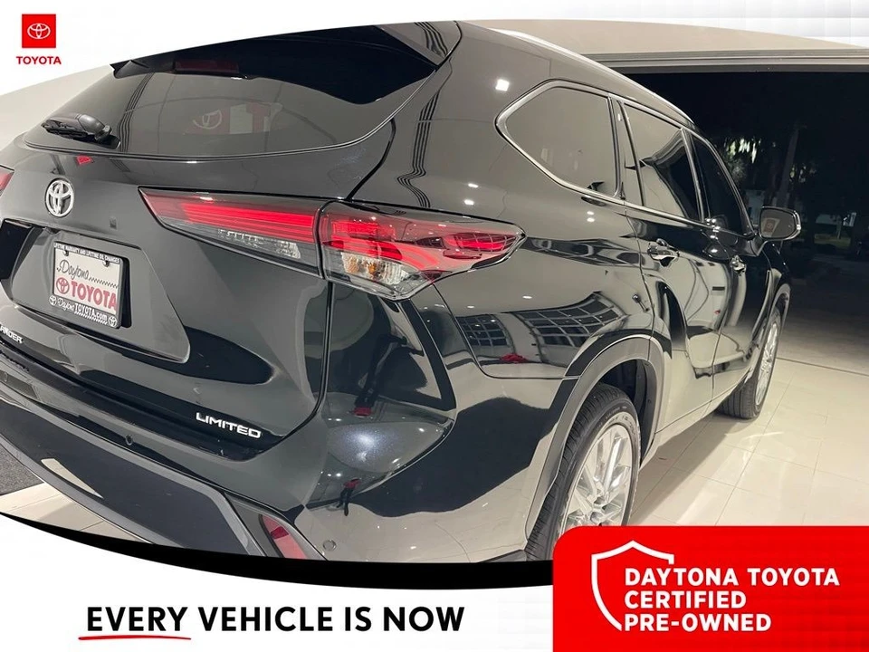 2025 Toyota Highlander - Image 9 of 12