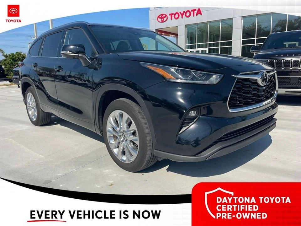 2025 Toyota Highlander - Image 9 of 10