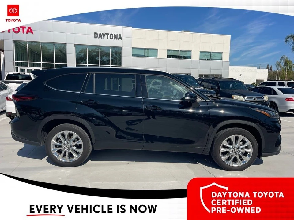 2025 Toyota Highlander - Image 10 of 10