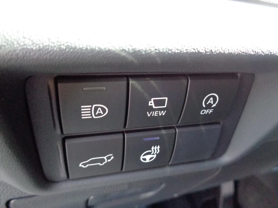 2025 Toyota Highlander - Image 13 of 21