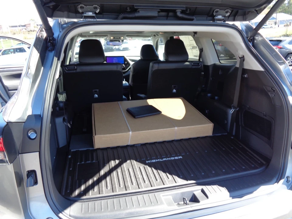 2025 Toyota Highlander - Image 21 of 21