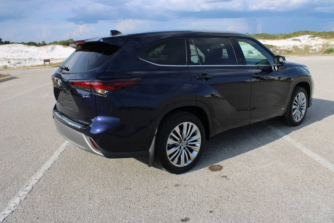 2025 Toyota Highlander - Image 21 of 21