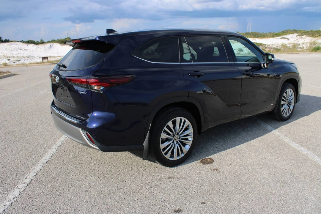 2025 Toyota Highlander - Image 21 of 21