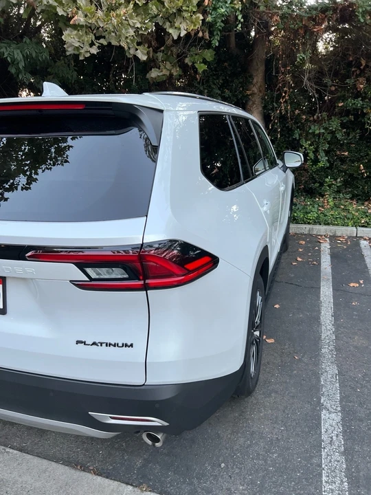 2025 Toyota Highlander - Image 10 of 17