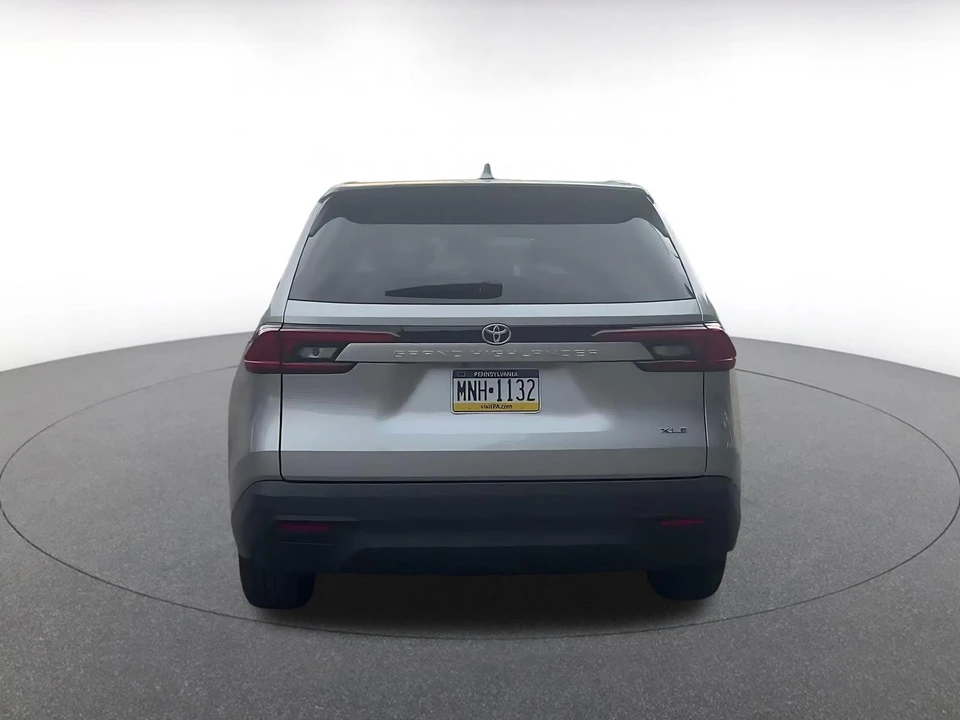 2025 Toyota Highlander - Image 14 of 31