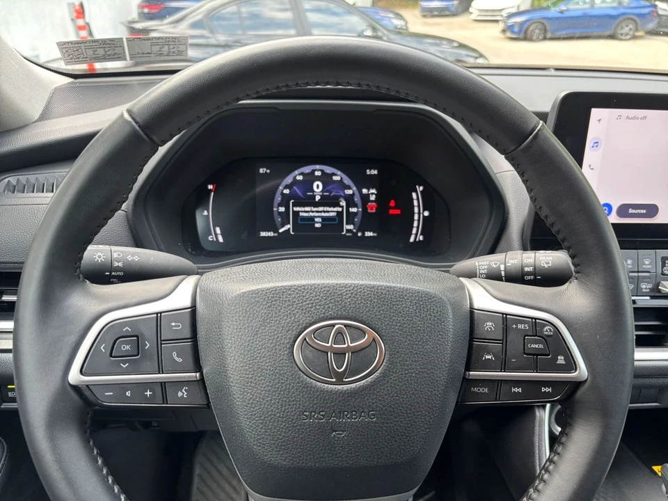 2025 Toyota Highlander - Image 31 of 31
