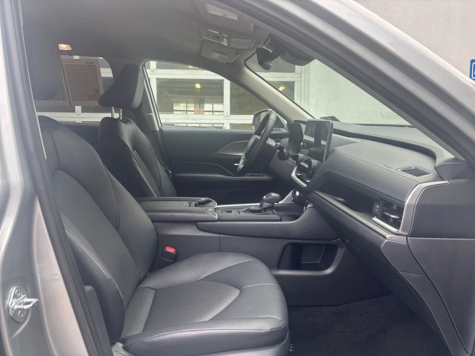 2025 Toyota Highlander - Image 30 of 31
