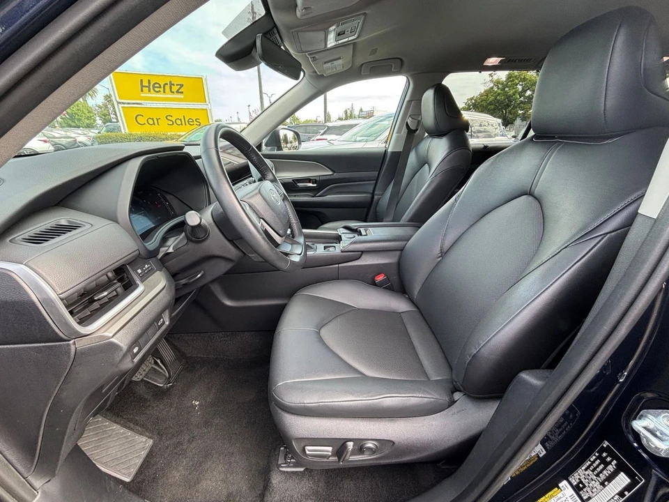 2025 Toyota Highlander - Image 30 of 31