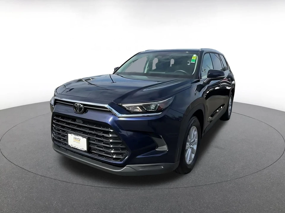 2025 Toyota Highlander - Image 7 of 31