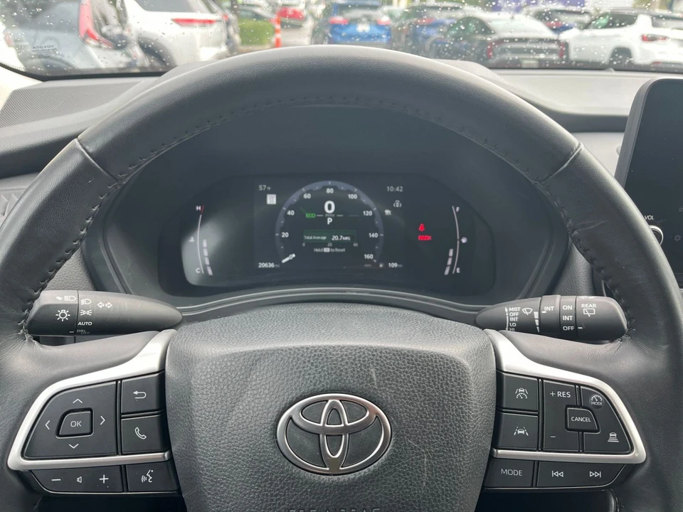 2025 Toyota Highlander - Image 30 of 31
