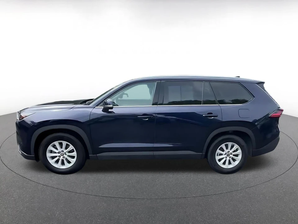 2025 Toyota Highlander - Image 9 of 31