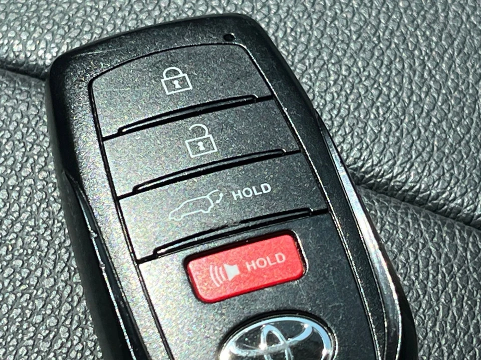 2025 Toyota Highlander - Image 30 of 31
