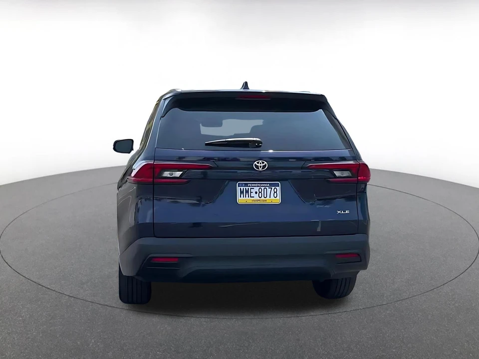 2025 Toyota Highlander - Image 13 of 31