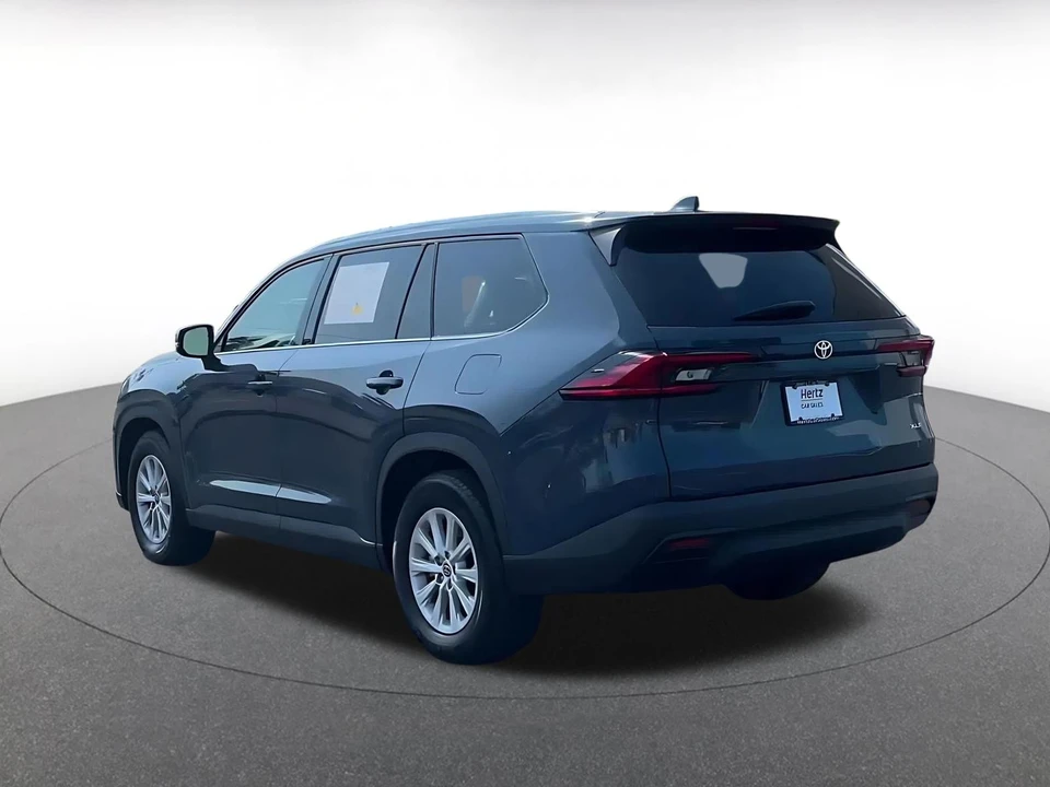 2025 Toyota Highlander - Image 12 of 31