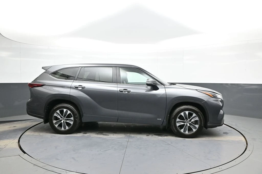 2025 Toyota Highlander - Image 5 of 12