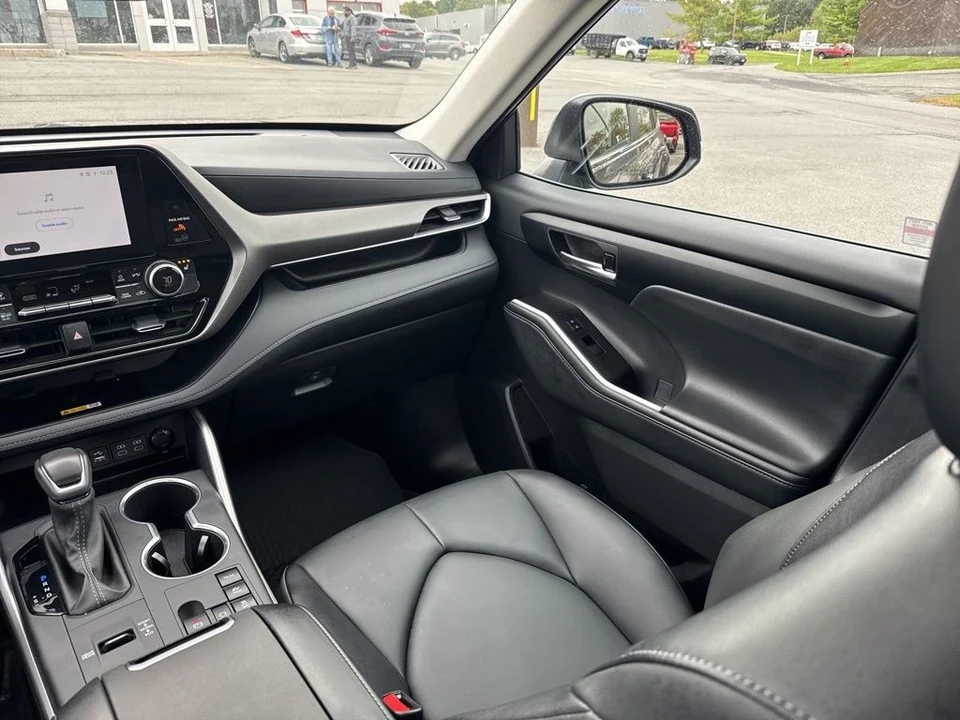2025 Toyota Highlander - Image 12 of 12