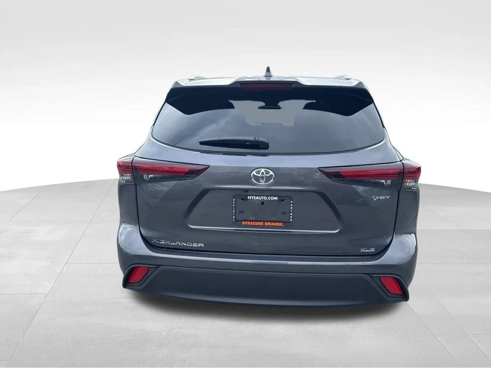 2025 Toyota Highlander - Image 4 of 12