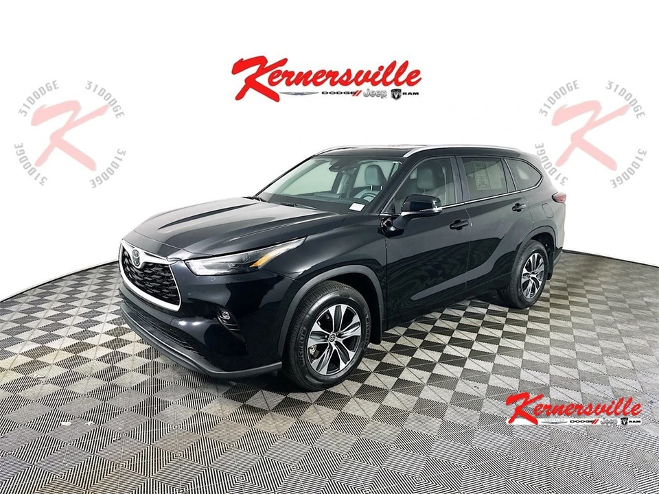 2025 Toyota Highlander - Image 3 of 21