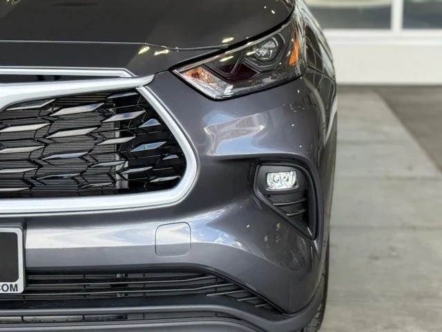2025 Toyota Highlander - Image 5 of 12