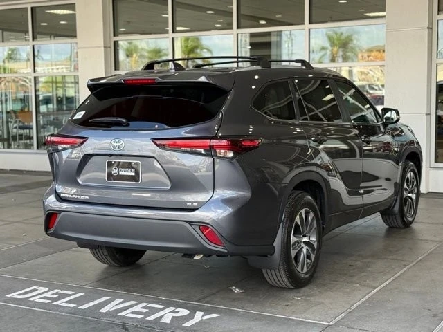2025 Toyota Highlander - Image 11 of 12