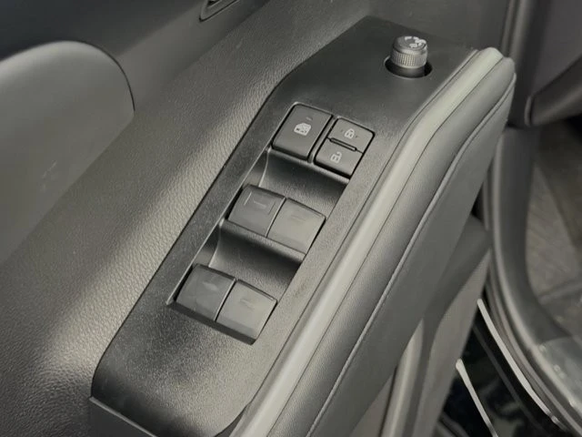 2025 Toyota Highlander - Image 12 of 12