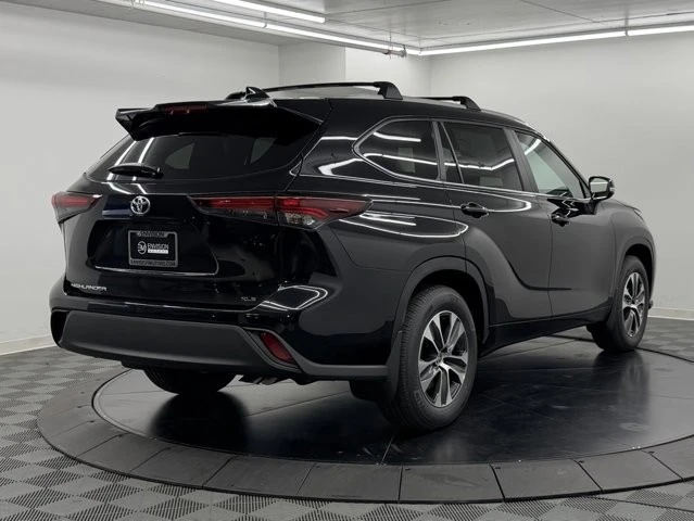 2025 Toyota Highlander - Image 5 of 12