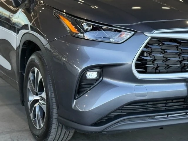 2025 Toyota Highlander - Image 9 of 12