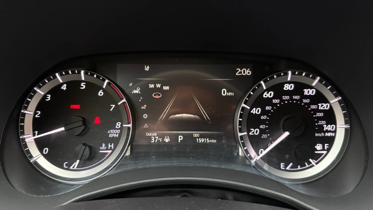 2025 Toyota Highlander - Image 14 of 21