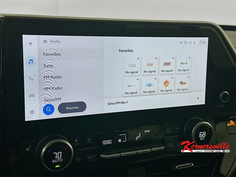 2025 Toyota Highlander - Image 17 of 21