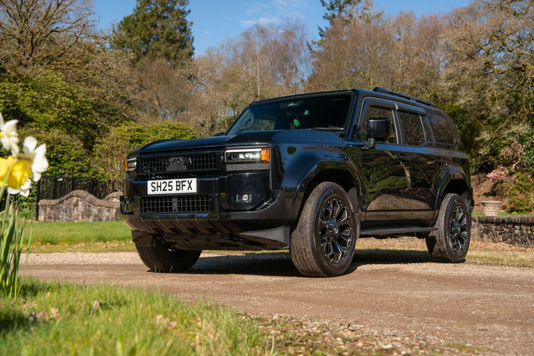 2025 Toyota J250 Land Cruiser Prado - Image 3 of 31