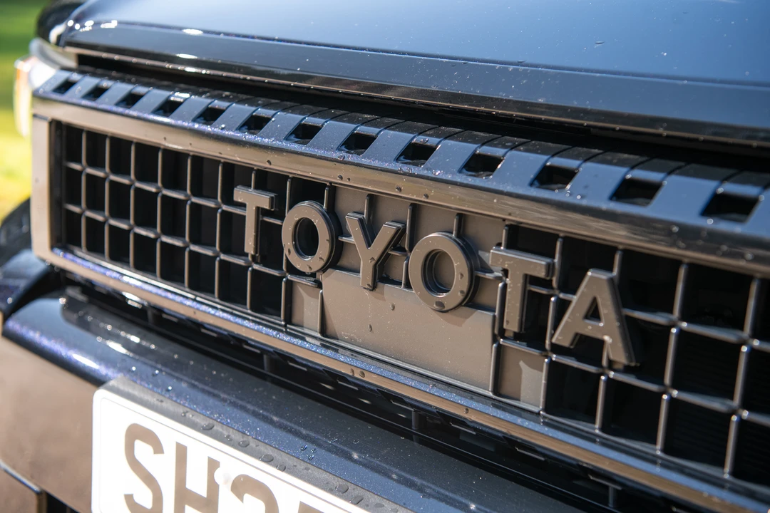 2025 Toyota J250 Land Cruiser Prado - Image 11 of 31