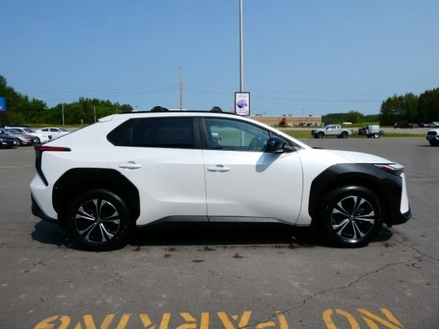 2025 Toyota - Image 8 of 17