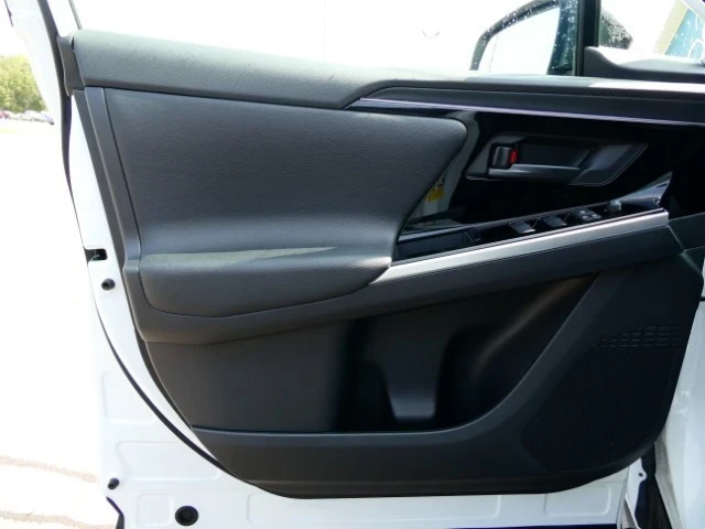 2025 Toyota - Image 14 of 17
