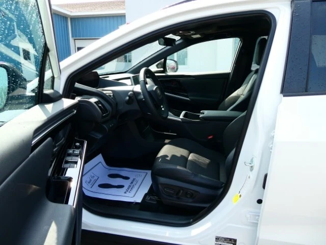 2025 Toyota - Image 13 of 17