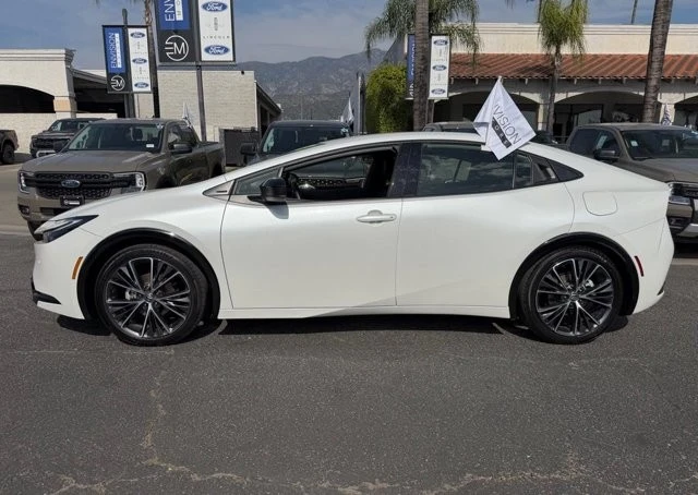 2025 Toyota Prius 5th Gen - Image 5 of 12