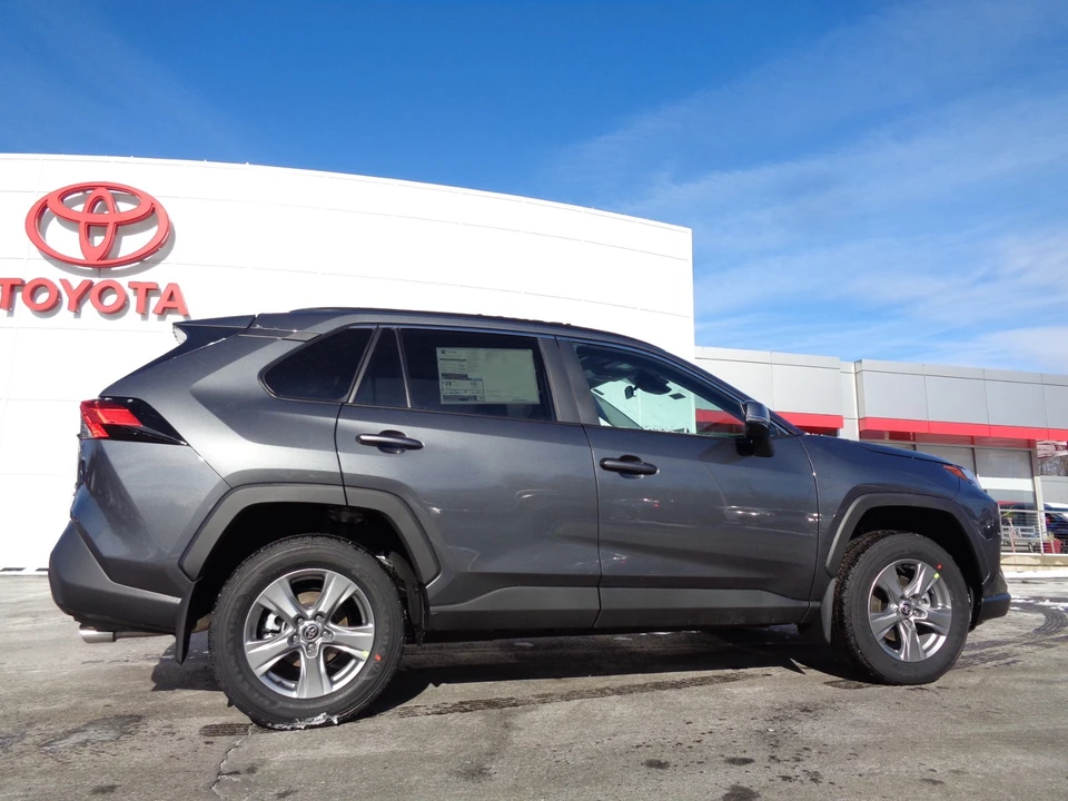 2025 Toyota RAV4 5th Gen - Image 3 of 21