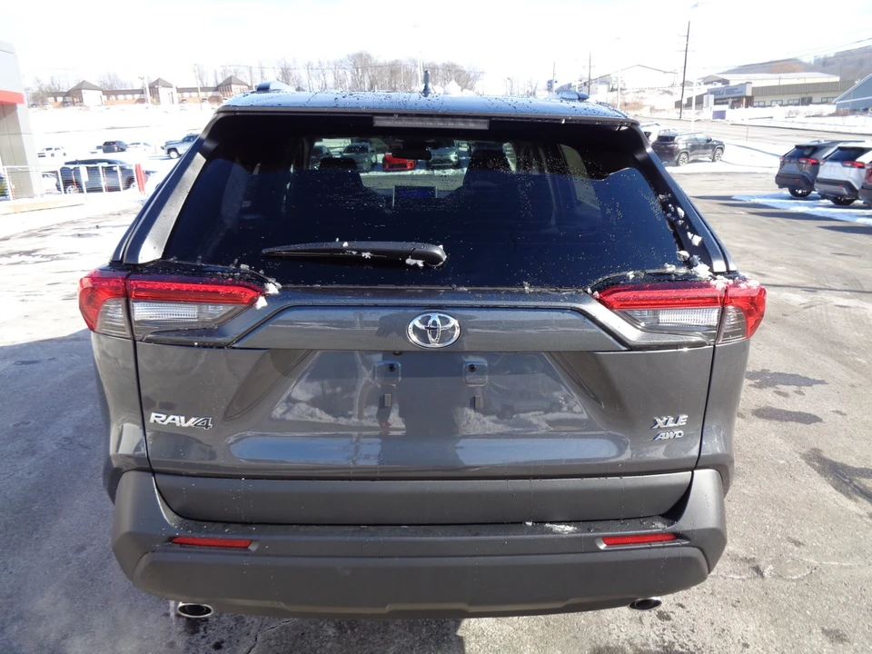 2025 Toyota RAV4 5th Gen - Image 5 of 21