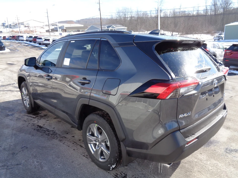 2025 Toyota RAV4 5th Gen - Image 6 of 21