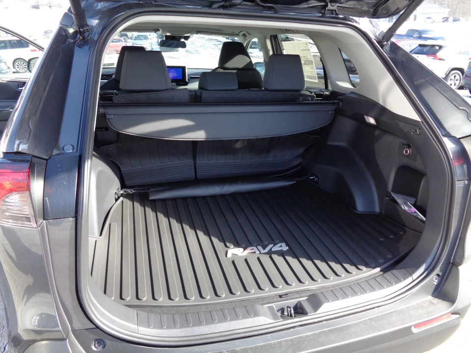 2025 Toyota RAV4 5th Gen - Image 18 of 21