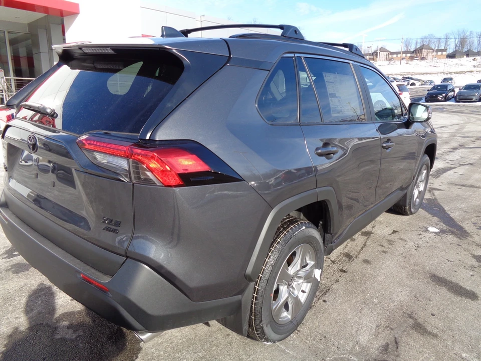2025 Toyota RAV4 5th Gen - Image 4 of 21