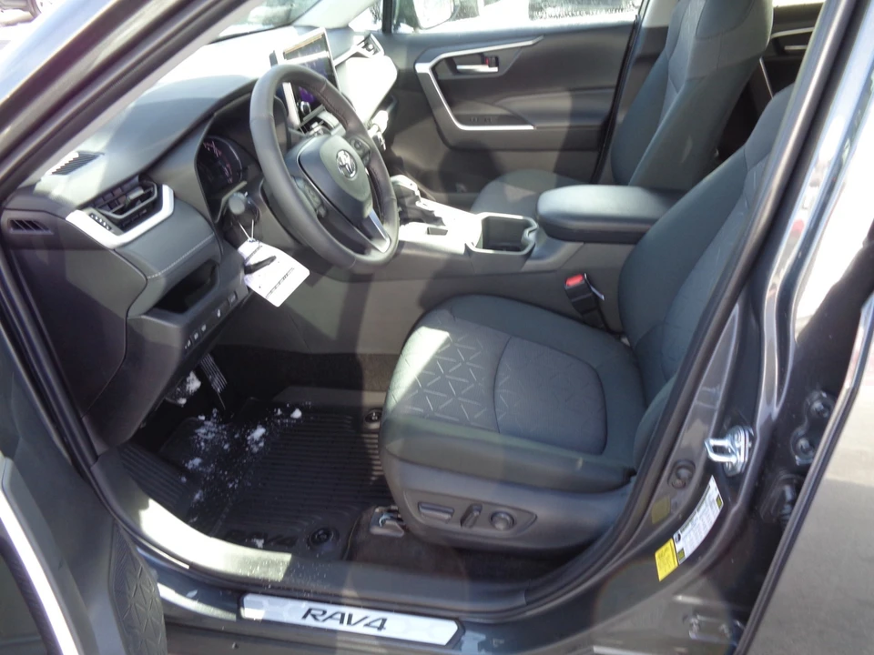 2025 Toyota RAV4 5th Gen - Image 12 of 21