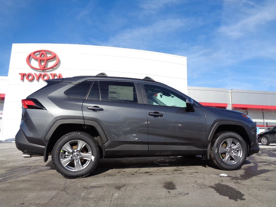 2025 Toyota RAV4 5th Gen - Image 3 of 21