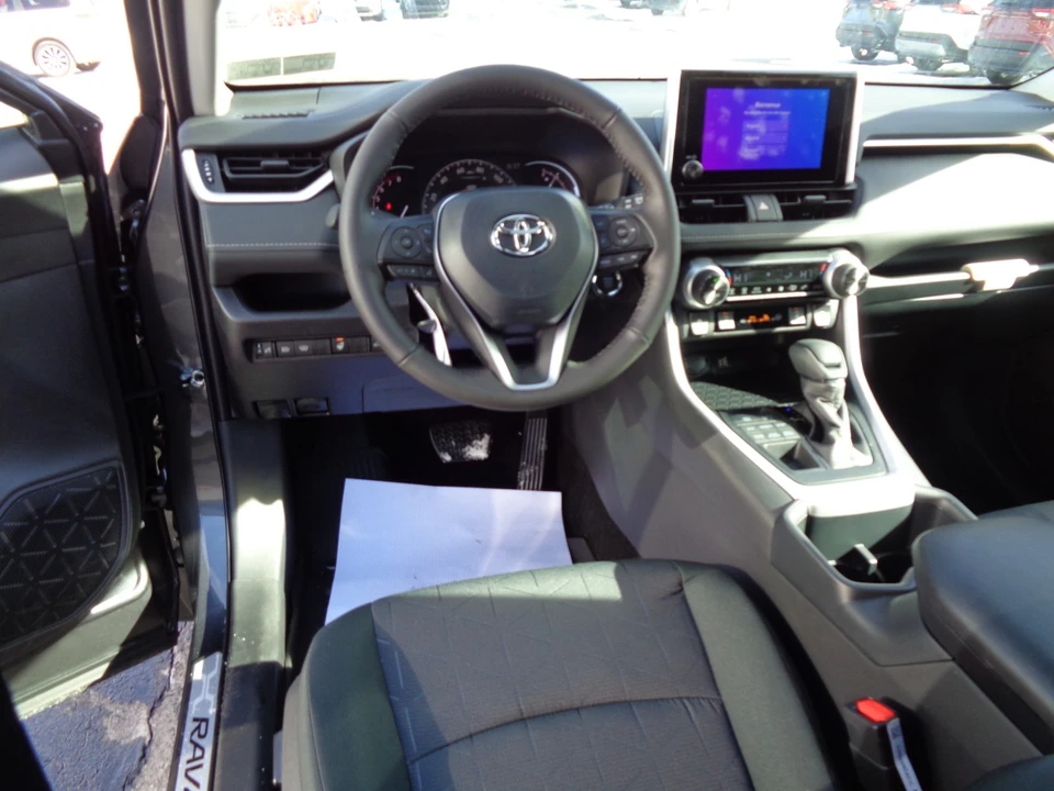 2025 Toyota RAV4 5th Gen - Image 17 of 21