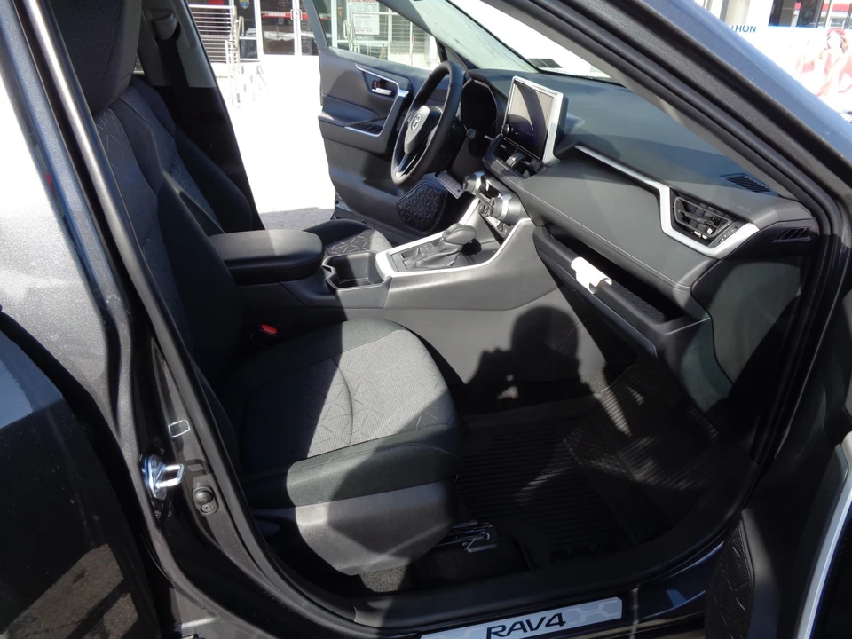 2025 Toyota RAV4 5th Gen - Image 20 of 21