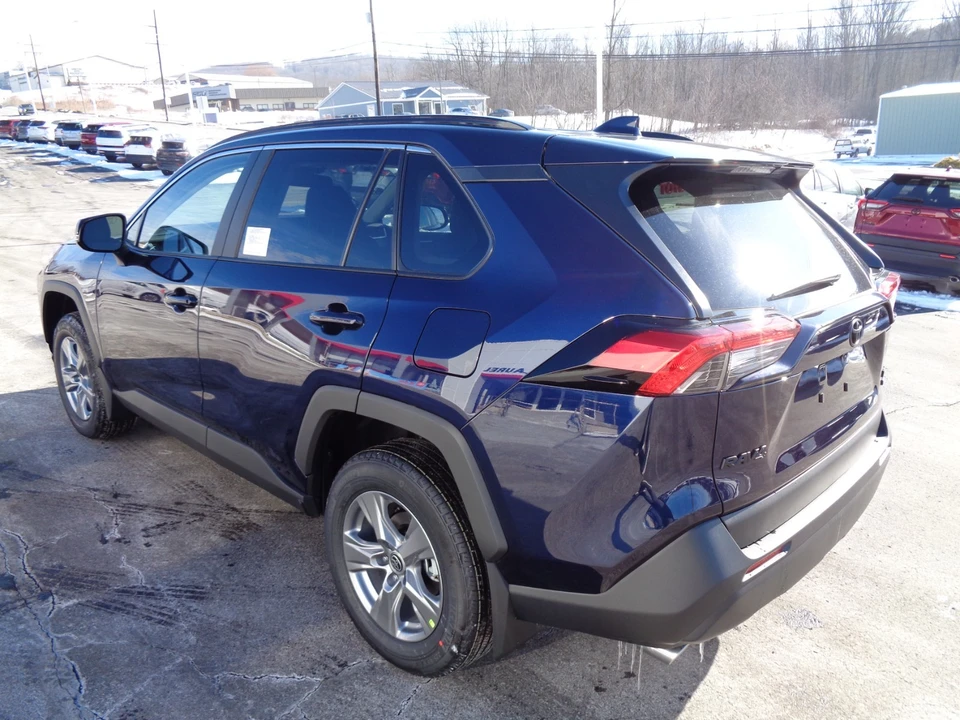 2025 Toyota RAV4 5th Gen - Image 6 of 21