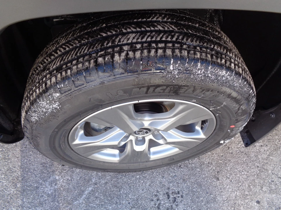 2025 Toyota RAV4 5th Gen - Image 10 of 21