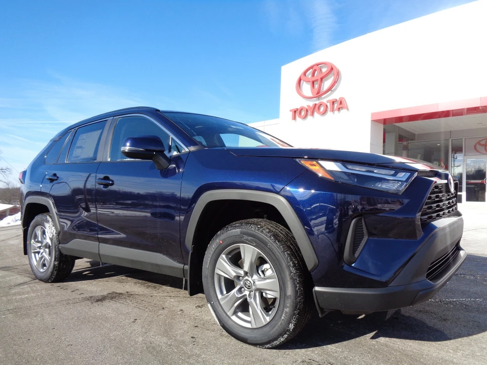 2025 Toyota RAV4 5th Gen - Image 2 of 21