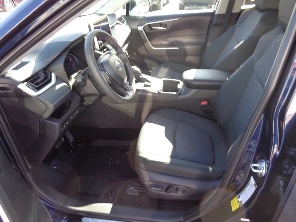 2025 Toyota RAV4 5th Gen - Image 13 of 21