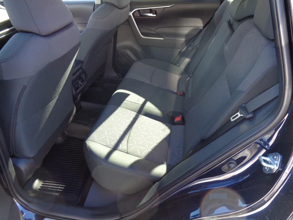 2025 Toyota RAV4 5th Gen - Image 16 of 21