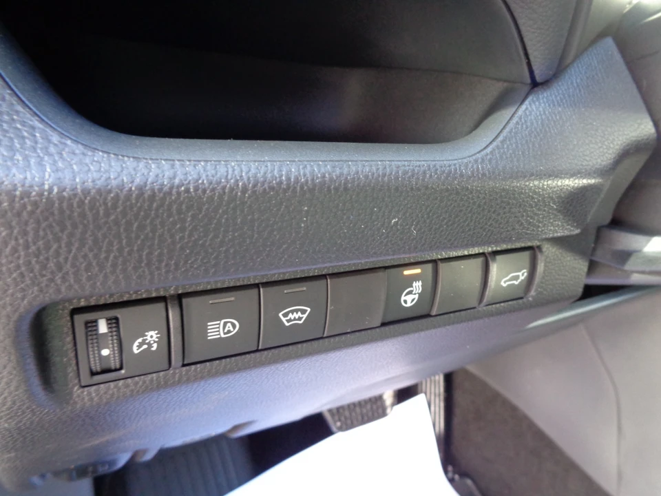 2025 Toyota RAV4 5th Gen - Image 12 of 21